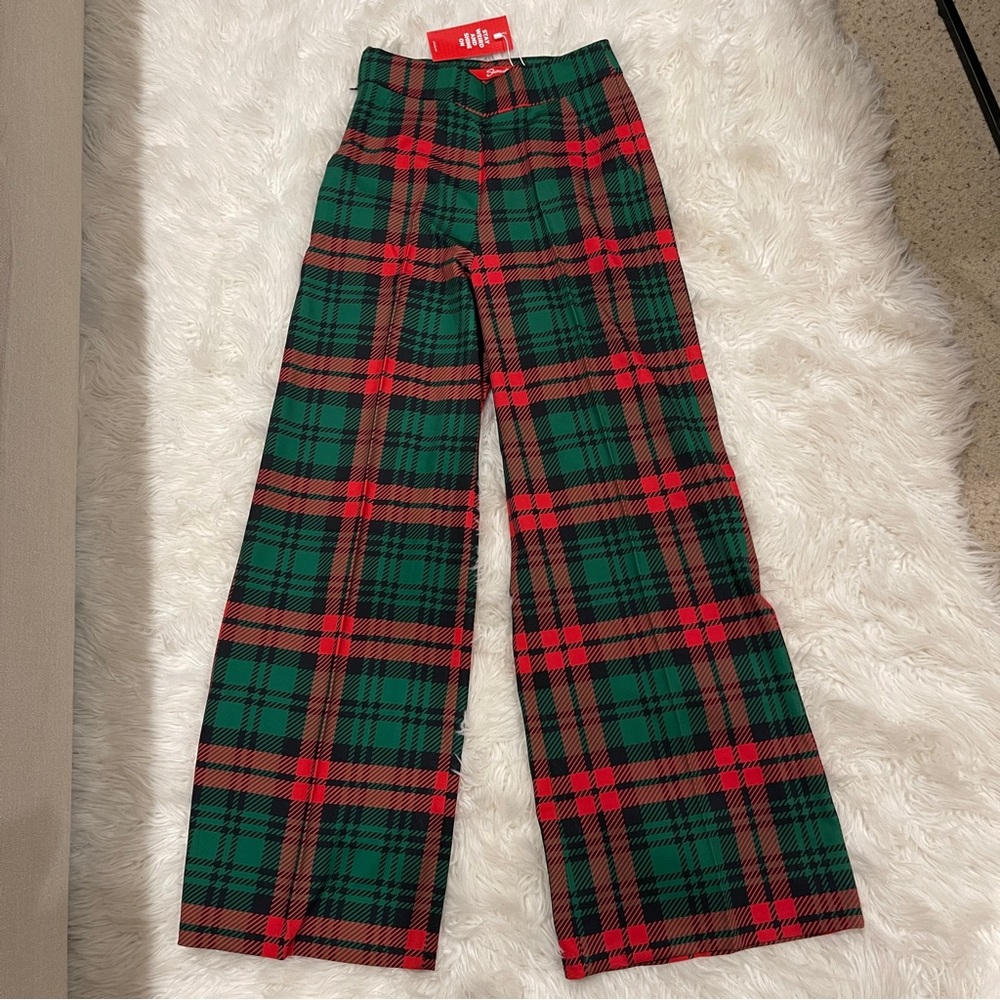-Shinesty Lincoln Log Love Lady
Women's Green Plaid Christmas pants Size 6 NWT